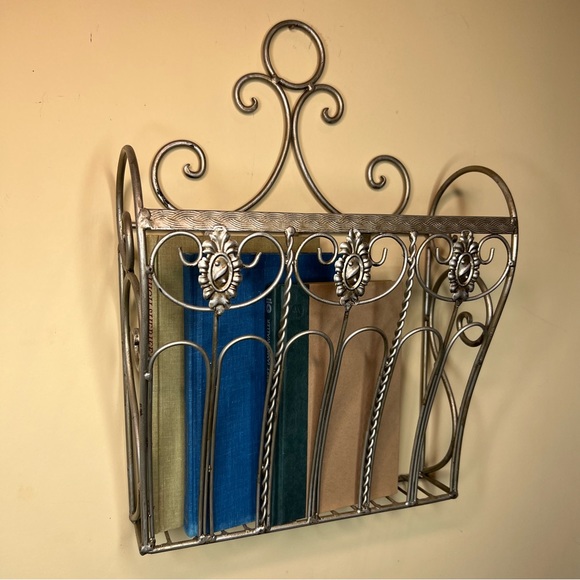 Vintage MCM Magazine Rack - Picture 2 of 15